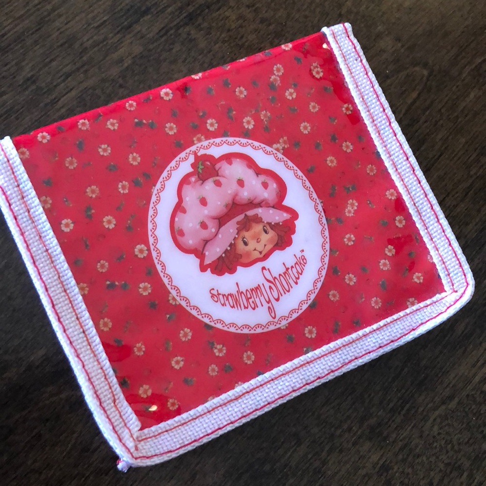 strawberry short cake wallet! 🍓